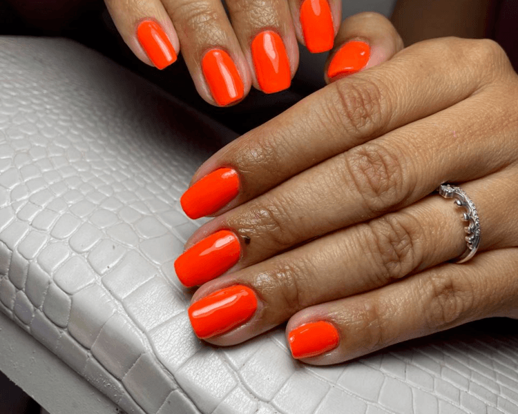 Esmaltado semipermanente nails art hasta 2 uñas