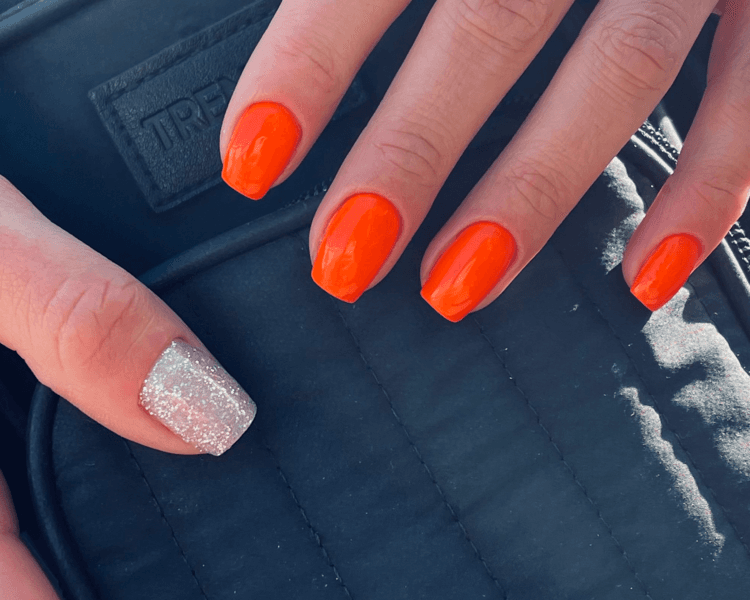 Nivelación con gel y esmaltado semipermanente