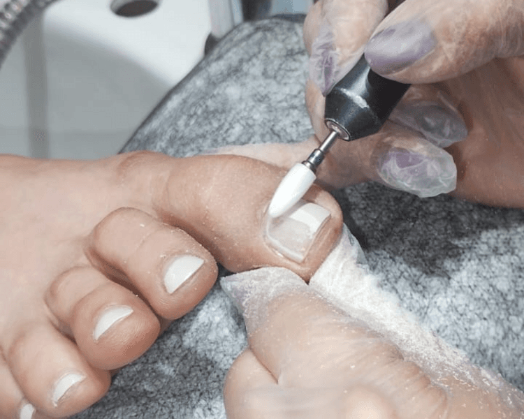 PEDICURE SPA SOLO LIMADO Y LIMPIEZA