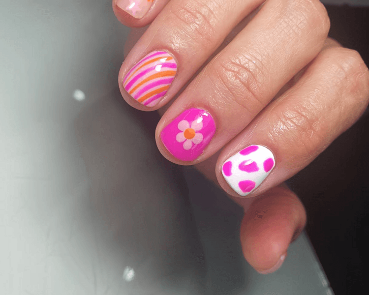 ESMALTADO SEMIPERMANENTE EN MANOS