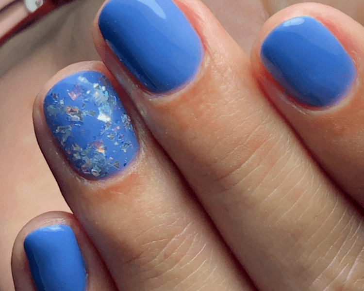 Esmaltado Semipermanente en manos + Remoción de Otro Salón