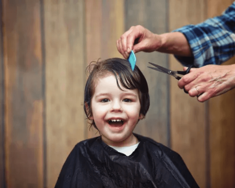 Corte de niño c/ tijeras hasta 15 años