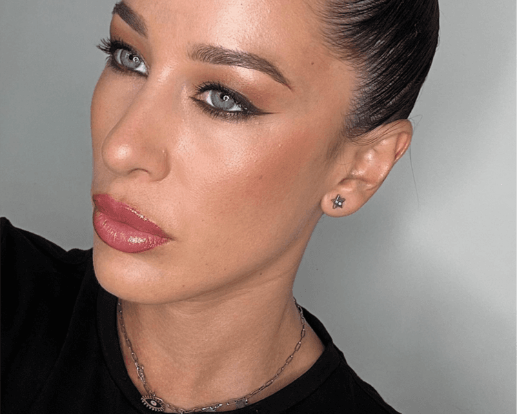 Maquillaje Nude (Todo en tonos nude, no incluye pestañas postizas, delineados ni tonos oscuros en boca y ojos)