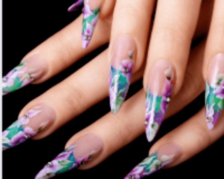 Uñas Acrílico + Diseño Complicado