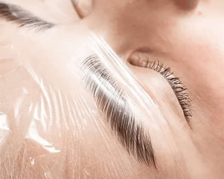 Laminado + Perfilado de cejas