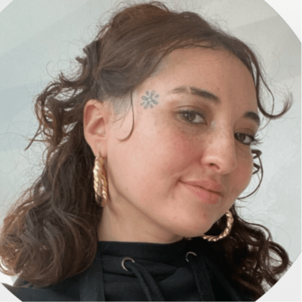 Scarlett Fernández photo