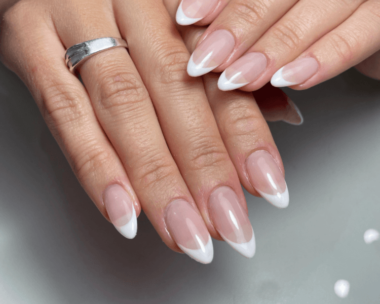 Estética de manos + Softgel con esmaltado semipermanente