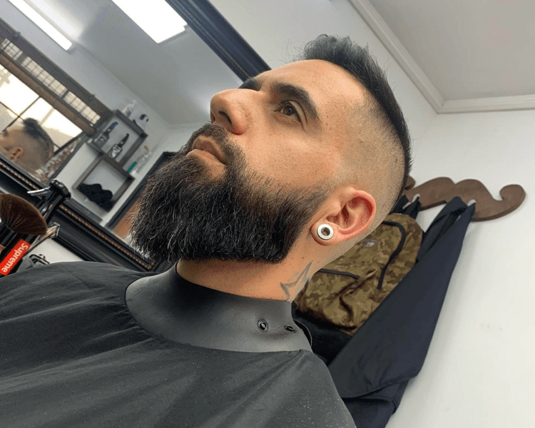 Corte de cabello + barba (regalo perfilado de cejas (Ali)