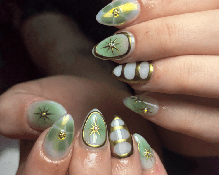 Service de uñas esculpidas en acrílico largo 3 y 4