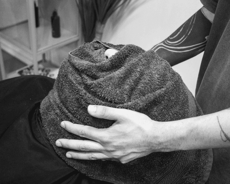 Corte de cabello + barba con toallas calientes