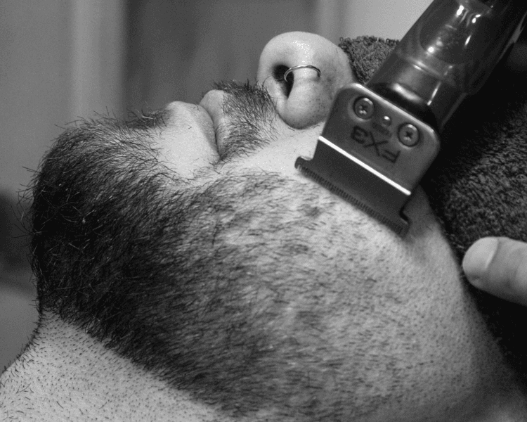 Corte de cabello con tijera + barba simple