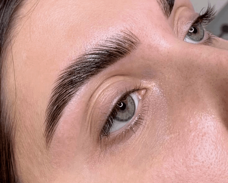 Laminado de cejas y nutrición