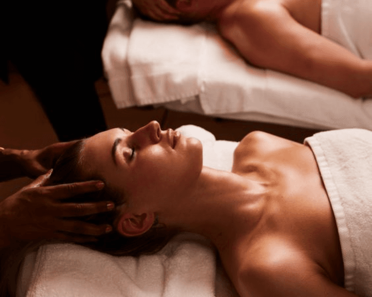 MASAJE RELAJANTE EN PAREJA