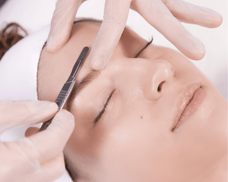 Dermaplaning + Peeling Cosmetológico rostro