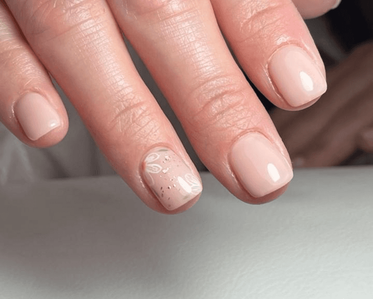 Manicure permanente diseño simple