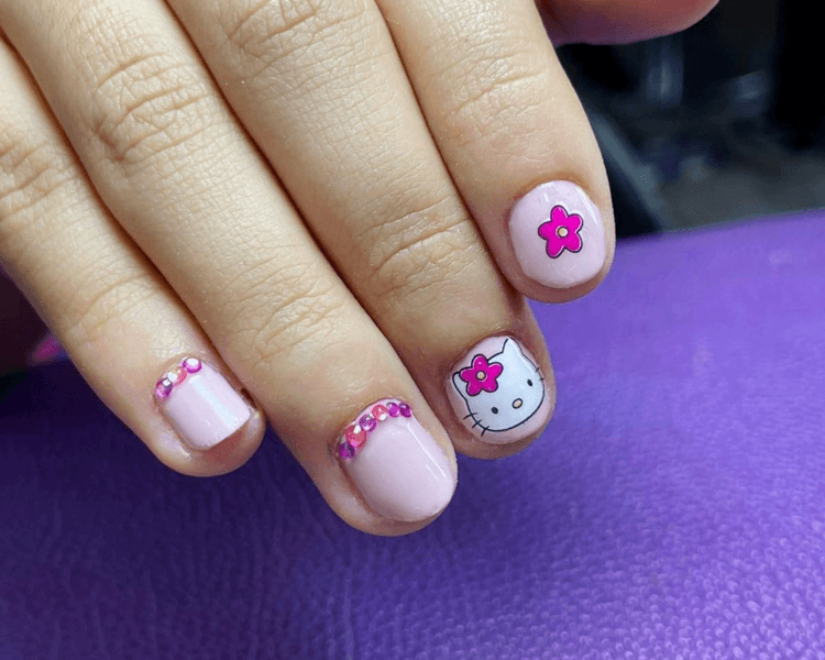 Manicure niña