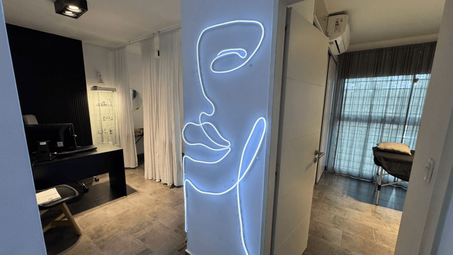 SUNNY BEAUTY STUDIO - MG interior