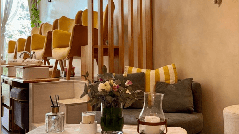 Coco Nails 106 interior