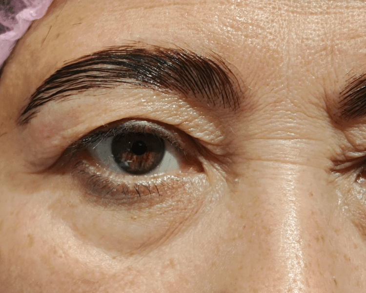 Perfilado y Tinte de Cejas Semipermanente