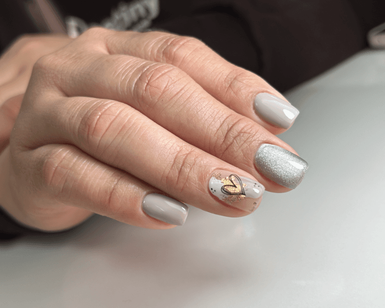 MANICURA RUSA + Refuerzo en Polygel + CON UN PAR DE DISEÑOS