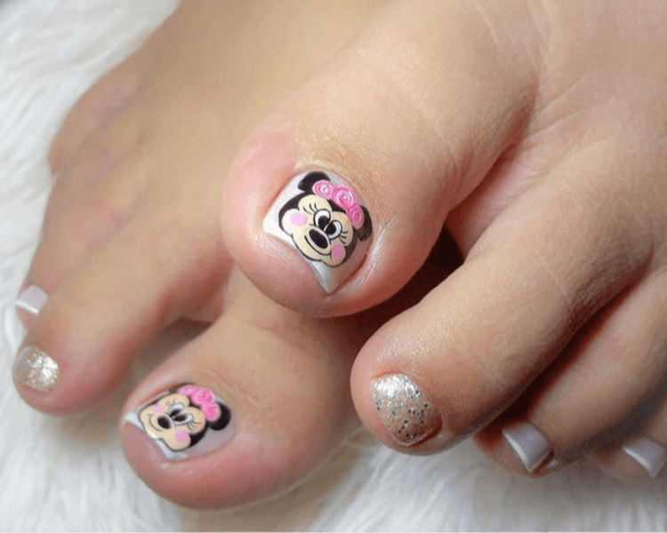 MANICURE Y PEDICURE TRADICIONAL NIÑA