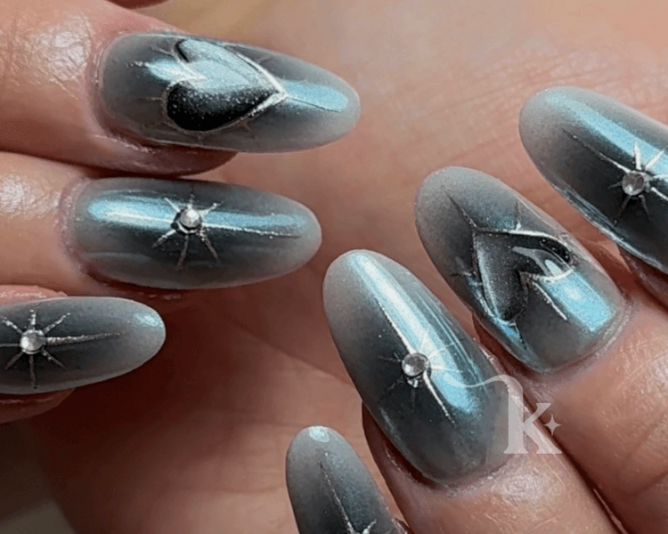 Esculpidas con Diseño Elaborado / Técnicas acrílicas