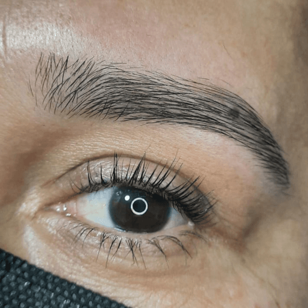 Perfilación de cejas