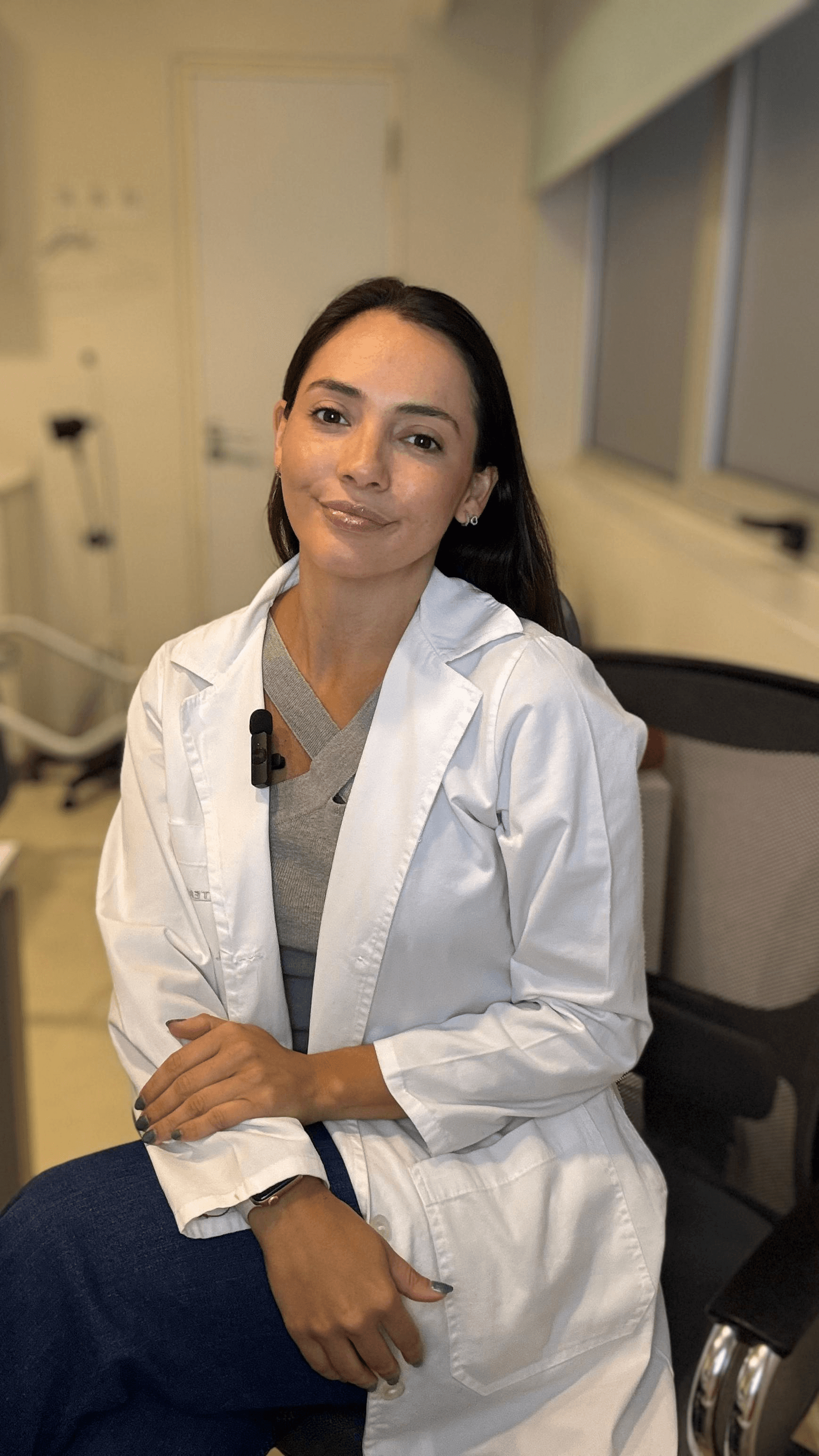 Dra Karen Agostina Locatelli ginecología estética y menopausia photo