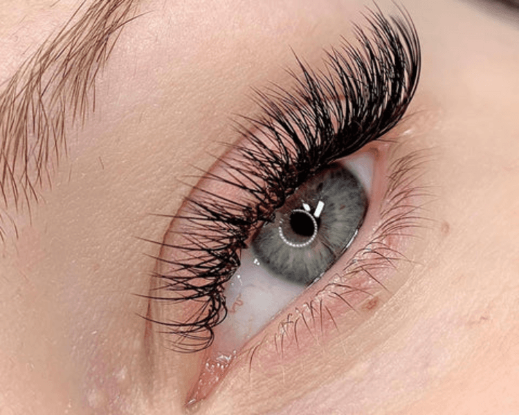 Extensiones de Pestañas – Efecto Clásico