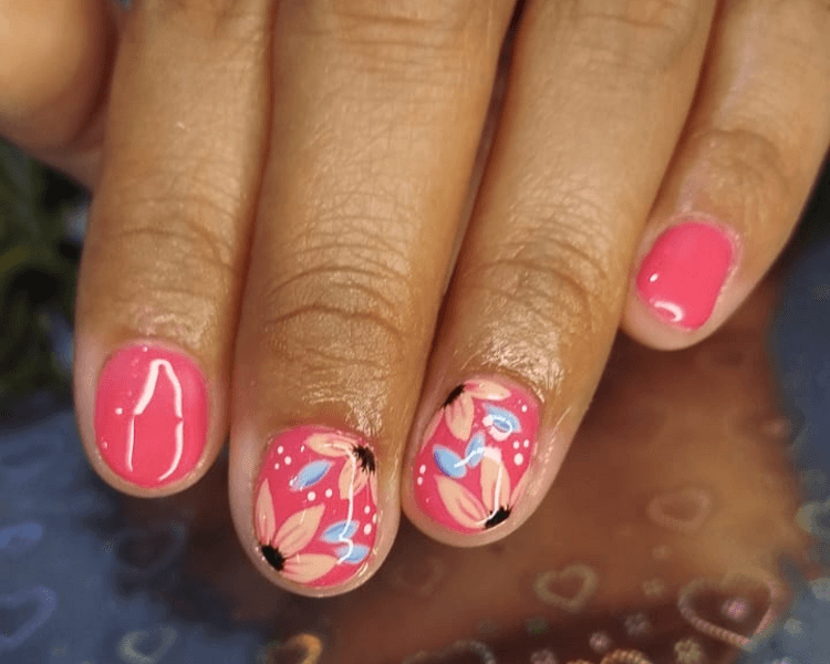 Estetica de Manos con Esmaltado Semipermanente