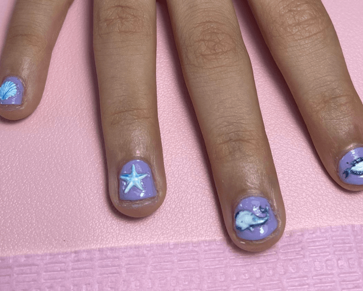 Esmaltado común/vegano + stickers a eleccion (Niñas hasta 12 años)