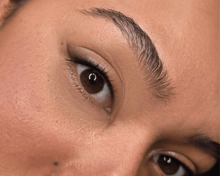 Delineado de Ojos Primera Sesion Por Mica