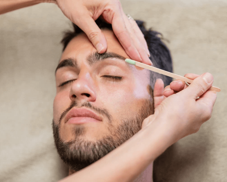 Corte + Barba + Diseño de Cejas