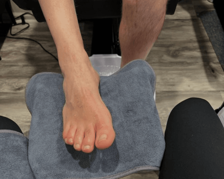 PEDICURE Y LIMPIEZA MASCULINO