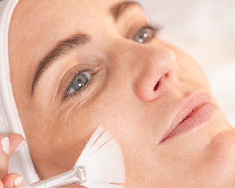 Glow Up (limpieza + peeling químico)