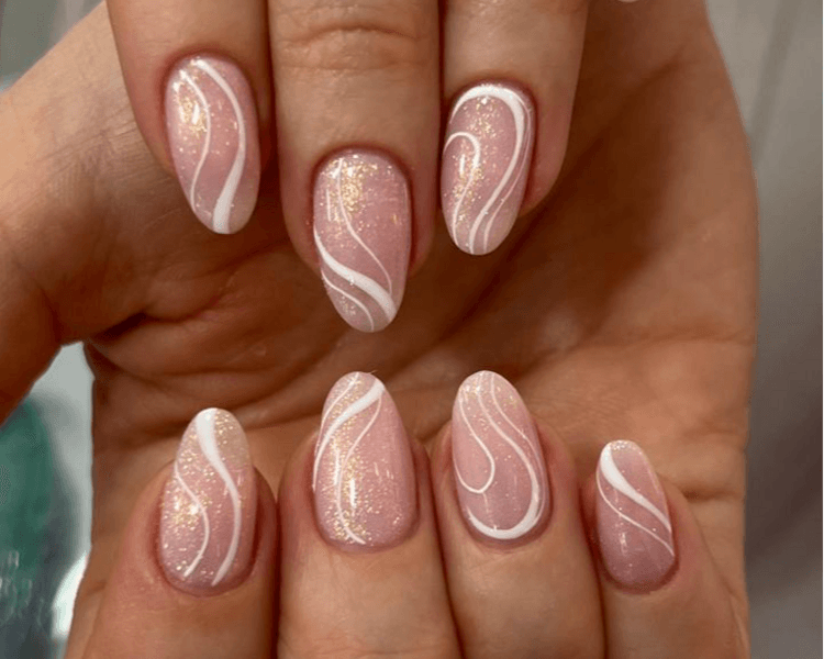 MANICURA SEMIPERMANENTE DAMA.