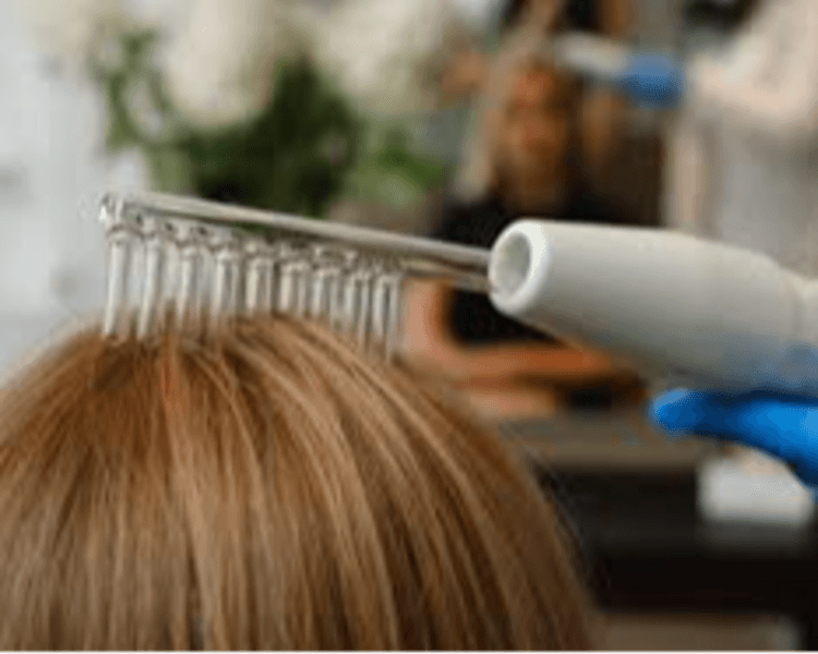 TRATAMIENTO CAPILAR COSMIATRICO CON ELECTROPORADOR