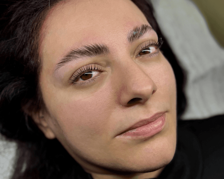 Lifting de Pestañas Clásico + Laminado de Cejas