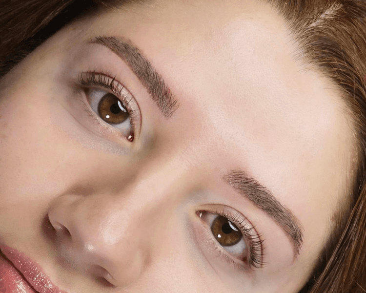 Martes de cejas 🌟 (válido solo para los días martes)