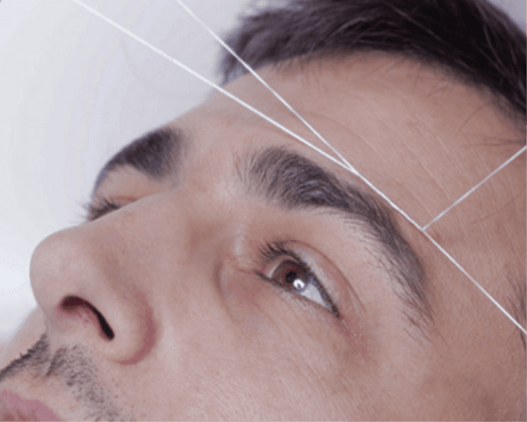 Depilación de cejas con Hilo