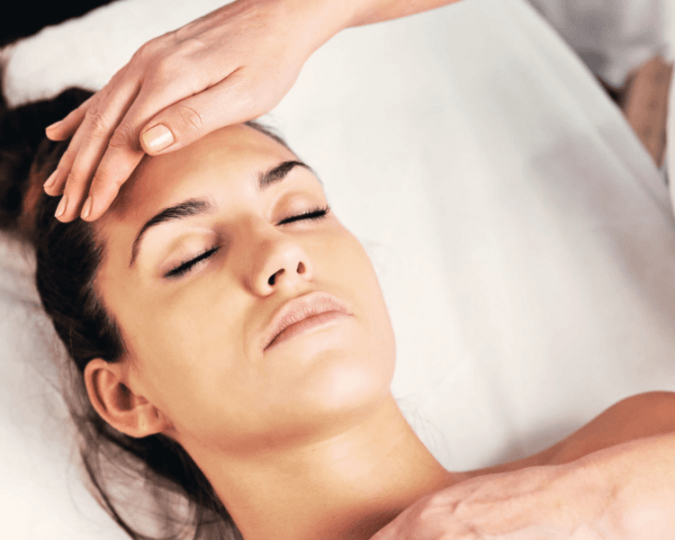 Masaje relajante + Energía Reiki