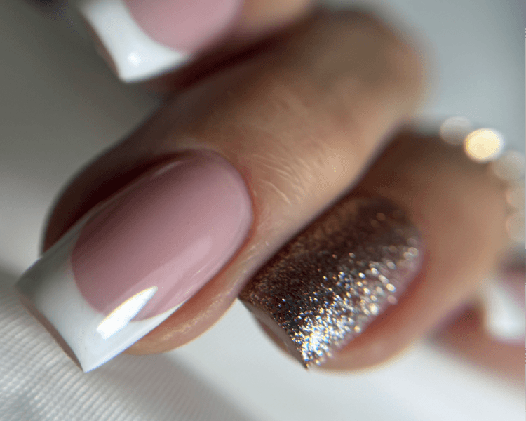 Manicura rusa uña media