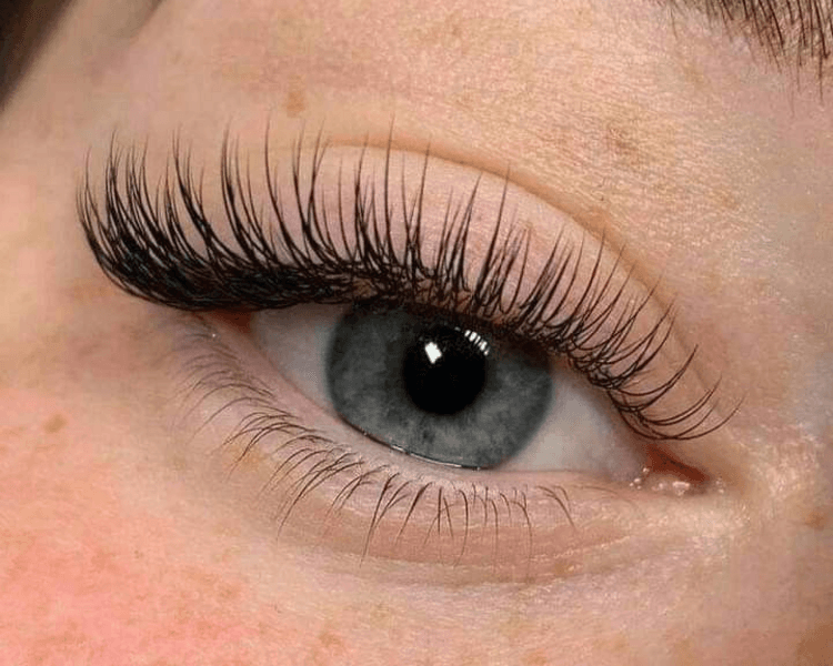 Extensiones de pestañas clásicas