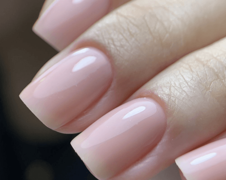 Manicure Rusa con Nivelacion en Gel