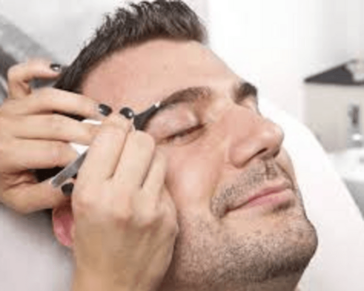 Depilación de orejas y cejas (hombre)
