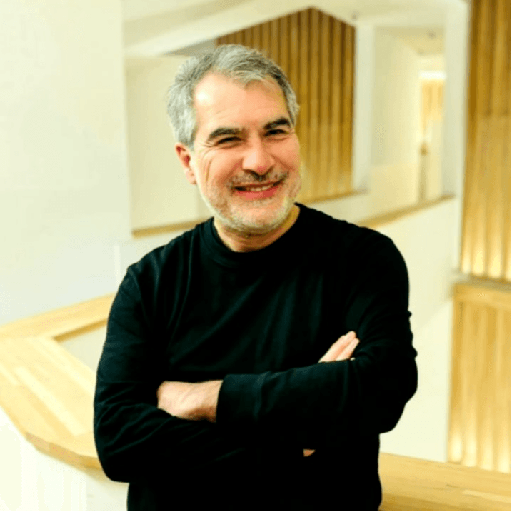 Alvaro Morales photo