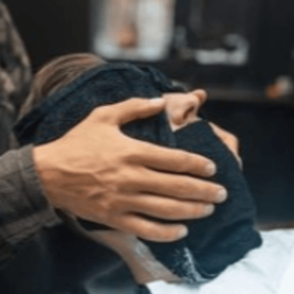 Corte de Cabello Premium (incluye Lavado + Peinado + Pomadas y Cortesia) y Ritual de Barba Clásico con Toallas Calientes