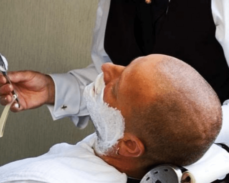 Rasurado de Barba (Toallas calientes - Navaja)