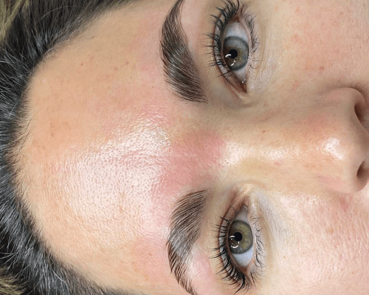 Laminado de Cejas (cejas prolijas y perfiladas, recomendación: ideal para cejas rebeldes)