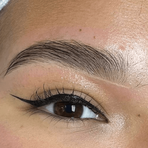 Diseño de cejas, depilación con cera y pinzas
